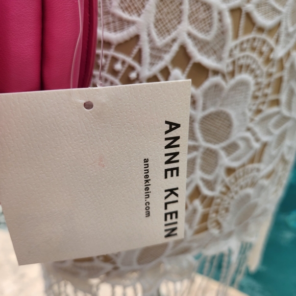 Anne Klein convertible crossbody bag. New with tags! Barbiecore pink! - Picture 3 of 7